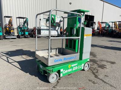 2018 Genie GR-12 12' Electric Vertical Mast Lift Personnel Man Aerial bidadoo