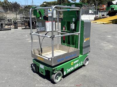 2017 Genie GR-12 11’ 4” Electric Vertical Mast Lift Personnel Man Stock bidadoo