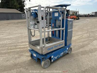 2016 Genie GR-15 15' Electric Vertical Mast Lift Personnel Man Platform bidadoo