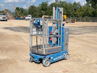 2017 Genie GR-20 20' Electric Vertical Mast Lift Personnel Man Aerial bidadoo