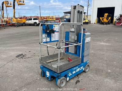 2018 Genie GR-20 20' Electric Vertical Mast Lift Personnel Man Aerial bidadoo