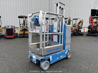 2016 Genie GR-20 19' Electric Mast Lift Portable Man Aerial Push Around bidadoo