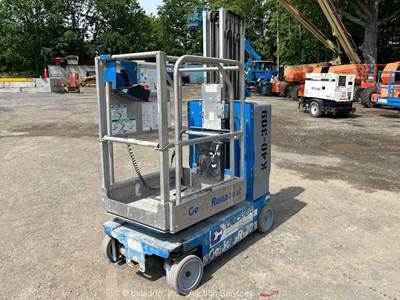 2018 Genie GR-20 20' Electric Vertical Mast Lift Personnel Man Aerial bidadoo