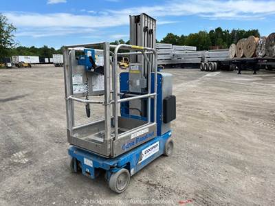 2017 Genie GR-20 20' Electric Vertical Mast Lift Personnel Man Aerial bidadoo