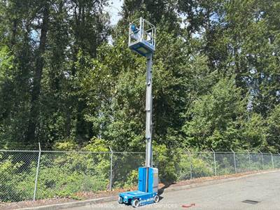 2018 Genie GR-20 20' Electric Vertical Mast Lift Personnel Man Aerial bidadoo