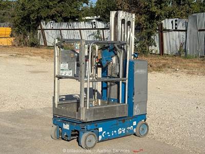 2016 Genie GR-20 20' Electric Vertical Mast Lift Personnel Man Aerial bidadoo