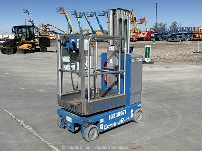 2017 Genie GR-20 20' Electric Vertical Mast Lift Personnel Man Aerial bidadoo