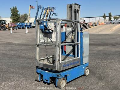 2017 Genie GR-20 20' Electric Vertical Mast Lift Man Aerial -Parts/Repair