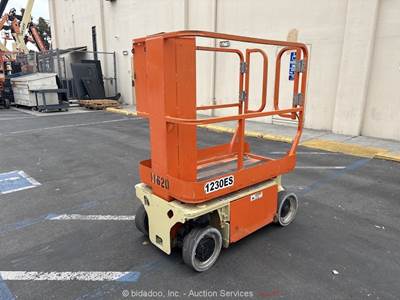 2011 JLG 1230 12' Electric Vertical Mast Lift Personnel Man Aerial bidadoo