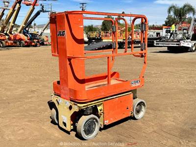 2015 JLG 1230ES 12' Electric Vertical Mast Lift Personnel Man Aerial bidadoo