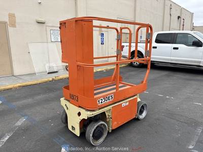 JLG 1230ES 12' Electric Vertical Mast Lift Personnel Man Aerial Stock bidadoo