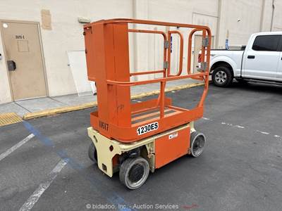 2011 JLG 1230ES 12' Electric Vertical Mast Lift Personnel Man Aerial bidadoo