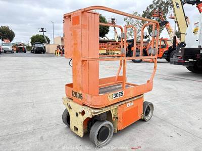 2011 JLG 1230ES 12' Electric Vertical Mast Lift Personnel Man Aerial bidadoo