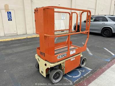 JLG 1230ES 12' Electric Vertical Mast Lift Personnel Man Aerial Manlift bidadoo