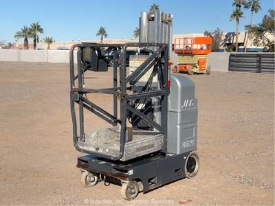 2017 JLG 20MVL 20' Electric Mast Lift Portable Man Aerial Push Around bidadoo