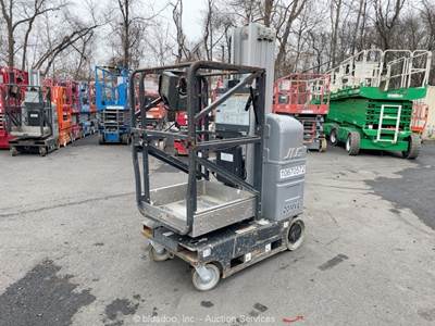 2017 JLG 20MVL 20' Electric Mast Lift Portable Man Aerial Push Around bidadoo