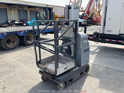 2013 JLG 20MVL 19' Electric Vertical Mast Lift Personnel Man -Parts/Repair