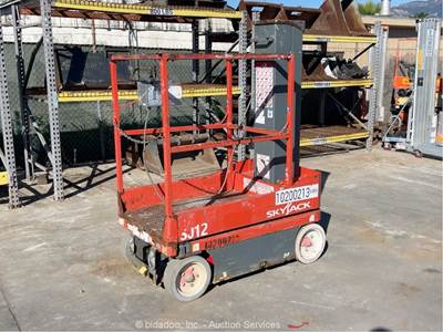 2016 Skyjack SJ12 12' Electric Vertical Mast Lift Personnel Man Aerial bidadoo