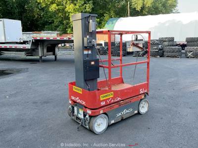 2017 Skyjack SJ12 12'  Electric Vertical Mast Lift Man Platform bidadoo -Repair