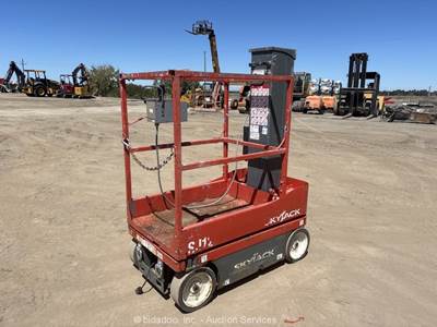 2018 Skyjack SJ12 12' Electric Vertical Mast Lift Personnel Man Aerial bidadoo