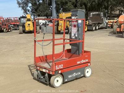 2018 Skyjack SJ12 12' Electric Vertical Mast Lift Personnel Man Aerial bidadoo