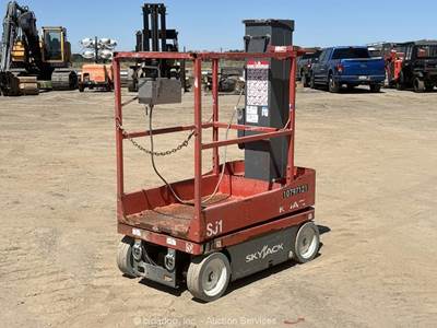 2018 Skyjack SJ12 12’ Electric Vertical Mast Lift  Man Aerial Platform bidadoo