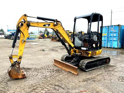 2017 Caterpillar 302.7DCR Mini Excavator Rubber Tracks Backhoe Aux Hyd bidadoo