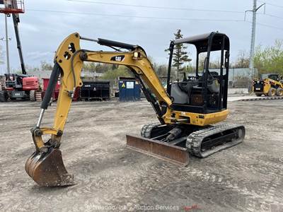 2015 Caterpillar 302.7D CR Mini Excavator Trackhoe Blade Aux Hyd Bucket bidadoo