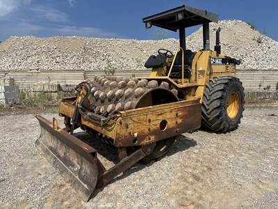 Caterpillar CP-563C Pad Foot Vibratory Ride On Roller Compactor Diesel bidadoo