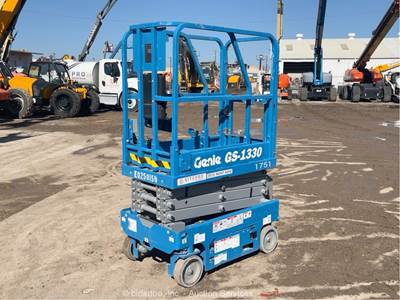 2020 Genie GS-1330M 13' Electric Scissor Lift Manlift Aerial Platform bidadoo
