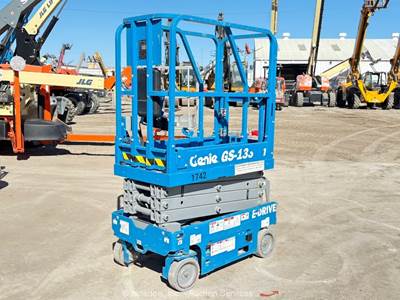 2020 Genie GS-1330M 13' Electric Scissor Lift Man Aerial Work Platform bidadoo