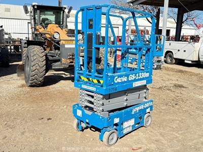 2019 Genie GS-1330M 13' Electric Scissor Lift Manlift Aerial Platform bidadoo