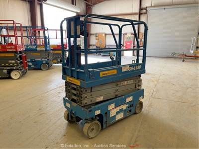 2017 Genie GS-1930 19' Electric Scissor Lift Man Aerial Manlift Platform bidadoo