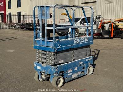 2017 Genie GS-1930 19' Electric Scissor Lift Man Aerial Platform Manlift bidadoo