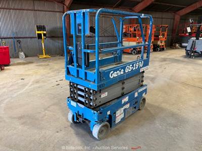2018 Genie GS-1930 19’ Electric Scissor Lift Man Aerial Platform Manlift bidadoo