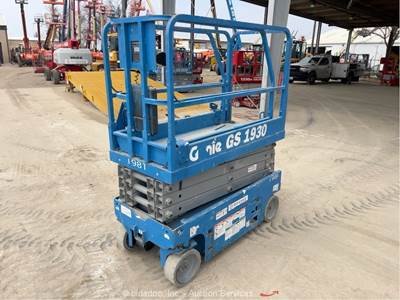 2017 Genie GS-1930 19’ Electric Scissor Lift Mobile Aerial Work Platform bidadoo