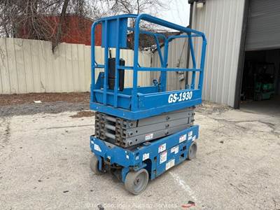 2018 Genie GS-1930 19' Electric Scissor Lift Mobile Aerial Work Platform bidadoo