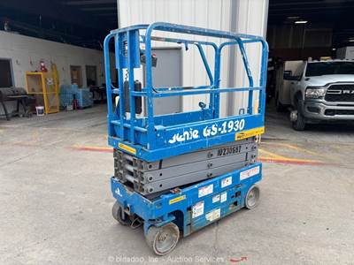 2017 Genie GS-1930 19’ Electric Scissor Lift Man Aerial Platform Manlift bidadoo