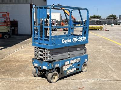2017 Genie GS-1930 19' Electric Scissor Lift Man Aerial Platform Manlift bidadoo