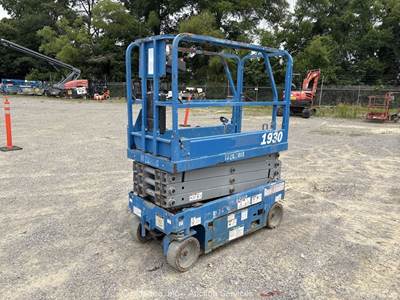 2018 Genie GS-1930 19' Electric Scissor Lift Aerial Platform Manlift bidadoo