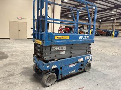 2018 Genie GS-1930 19' Electric Scissor Lift Mobile Aerial Work Platform bidadoo