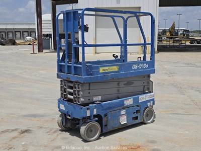 2018 Genie GS-1930 19’ Electric Scissor Lift Aerial Platform Manlift bidadoo