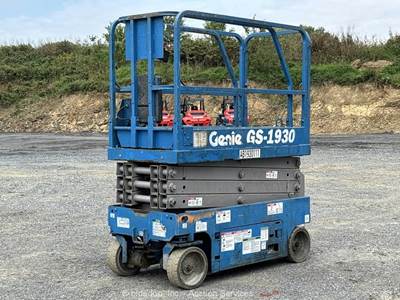 2016 Genie GS-1930 19' Electric Scissor Lift Man Aerial Platform 24V DC bidadoo