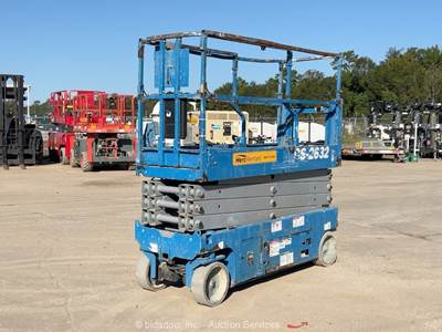2018 Genie GS-2632 26' Electric Scissor Lift Man Aerial Platform bidadoo