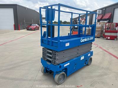 2016 Genie GS-2632 26' Electric Scissor Lift Man Aerial Work Platform bidadoo