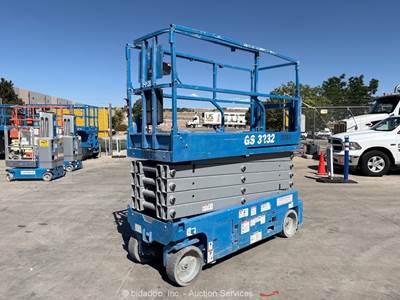 2017 Genie GS-3232 32' Electric Scissor Lift Man Aerial Platform bidadoo