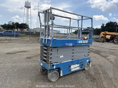 2017 Genie GS-3232 32' Electric Scissor Lift Manlift Aerial Platform bidadoo