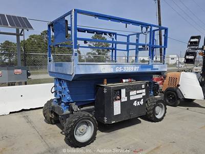2017 Genie GS-3369RT 33’ 4WD Diesel Rough Terrain Scissor Aerial Manlift bidadoo
