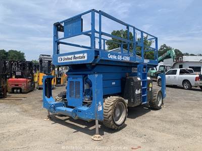 2015 Genie GS-4390 43' 4WD Diesel Rough Terrain Scissor Lift Man Aerial bidadoo