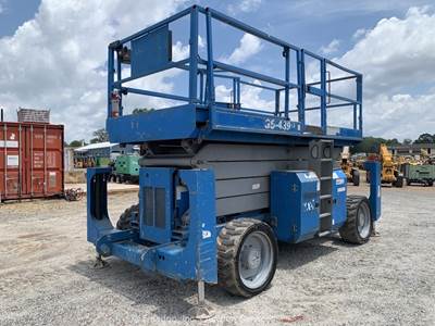 2012 Genie GS-4390 43' 4WD Dual Fuel Rough Terrain Scissor Lift Man bidadoo